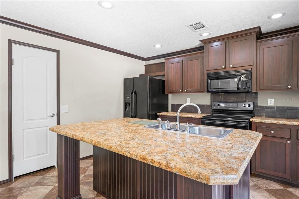 待售: $280,000 (3 贝兹, 2 浴室, 1512 平方英尺)