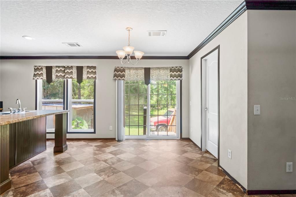 待售: $280,000 (3 贝兹, 2 浴室, 1512 平方英尺)