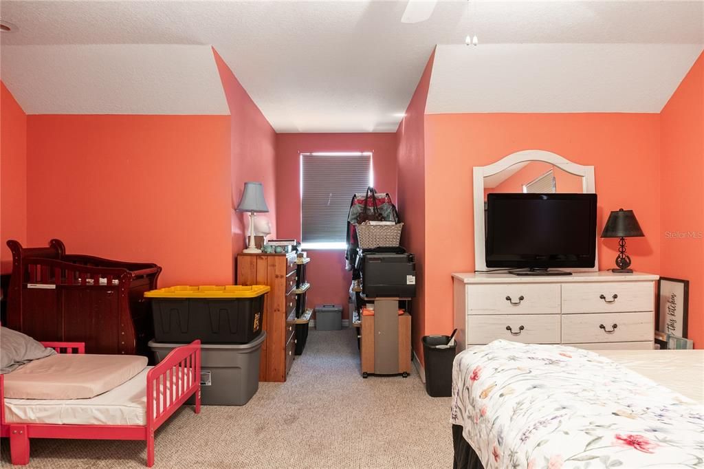 For Sale: $375,000 (3 beds, 2 baths, 2016 Square Feet)