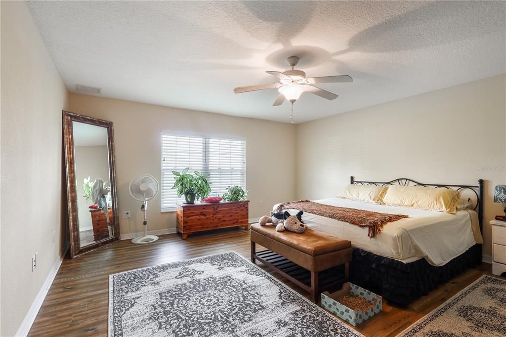 For Sale: $375,000 (3 beds, 2 baths, 2016 Square Feet)