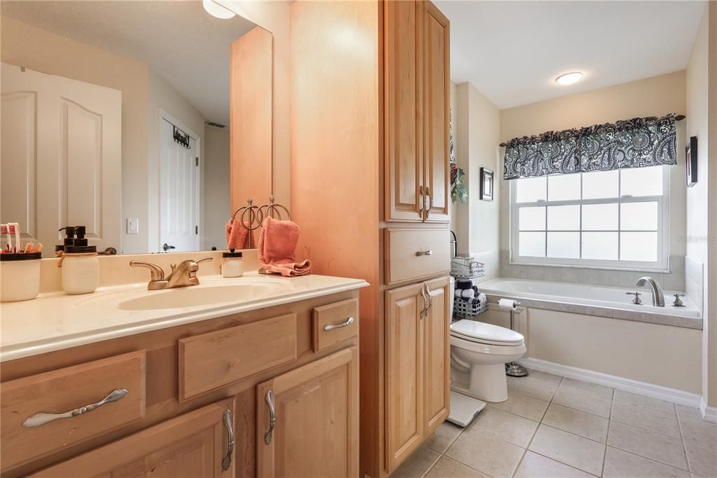 For Sale: $375,000 (3 beds, 2 baths, 2016 Square Feet)