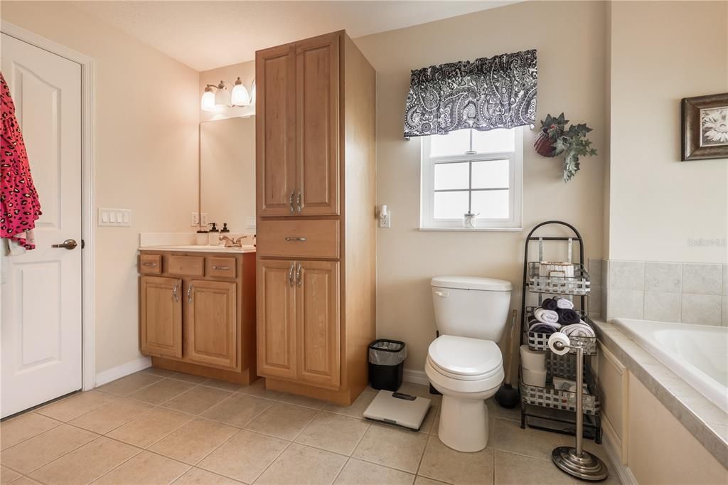 For Sale: $375,000 (3 beds, 2 baths, 2016 Square Feet)