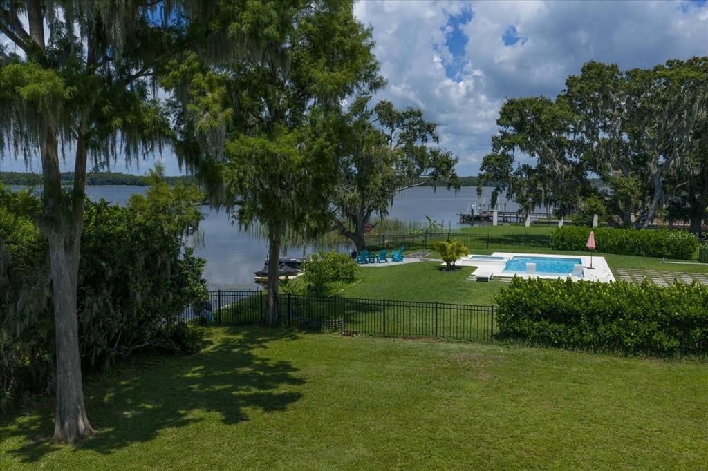 待售: $279,000 (0.37 acres)