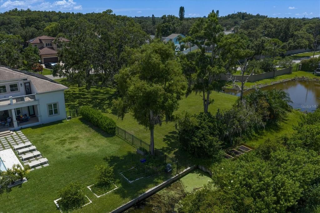 待售: $279,000 (0.37 acres)