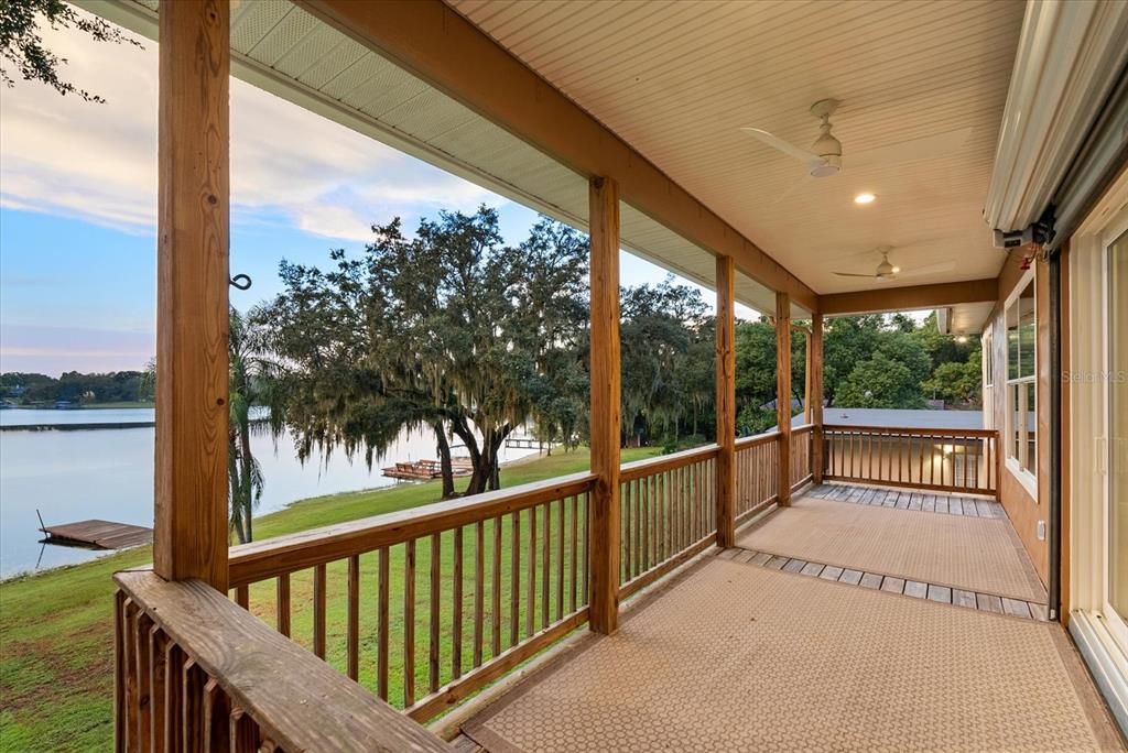 Под контрактом: $990,000 (5 спален, 4 ванн, 3811 Квадратных фут)