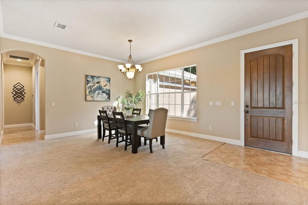 Под контрактом: $990,000 (5 спален, 4 ванн, 3811 Квадратных фут)