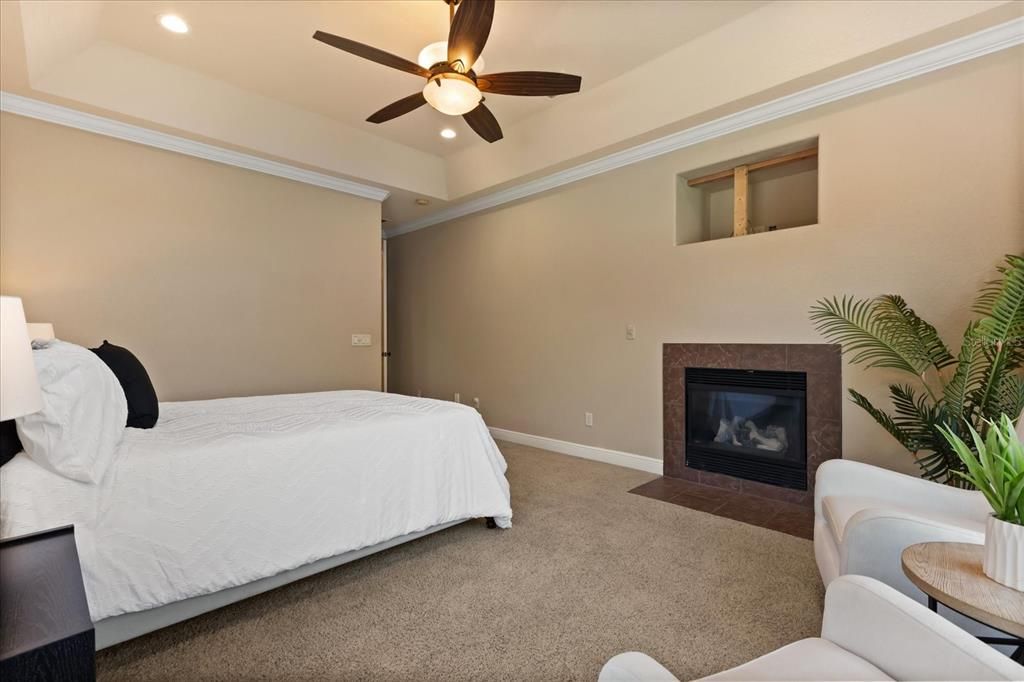 Под контрактом: $990,000 (5 спален, 4 ванн, 3811 Квадратных фут)