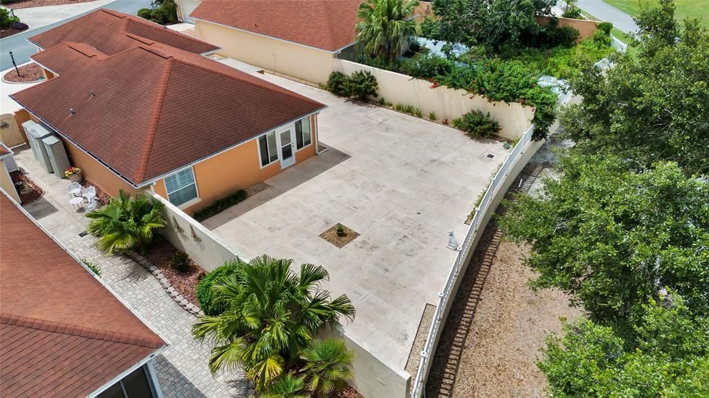 Active With Contract: $399,000 (2 beds, 2 baths, 1255 Square Feet)