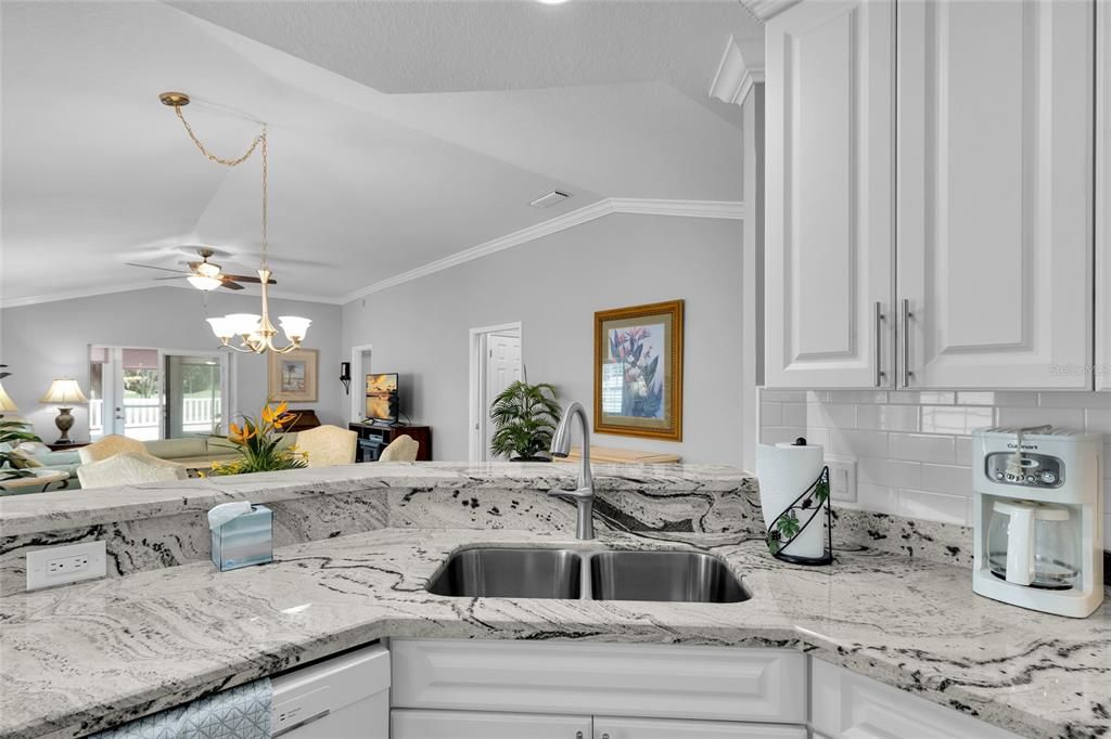 Active With Contract: $399,000 (2 beds, 2 baths, 1255 Square Feet)