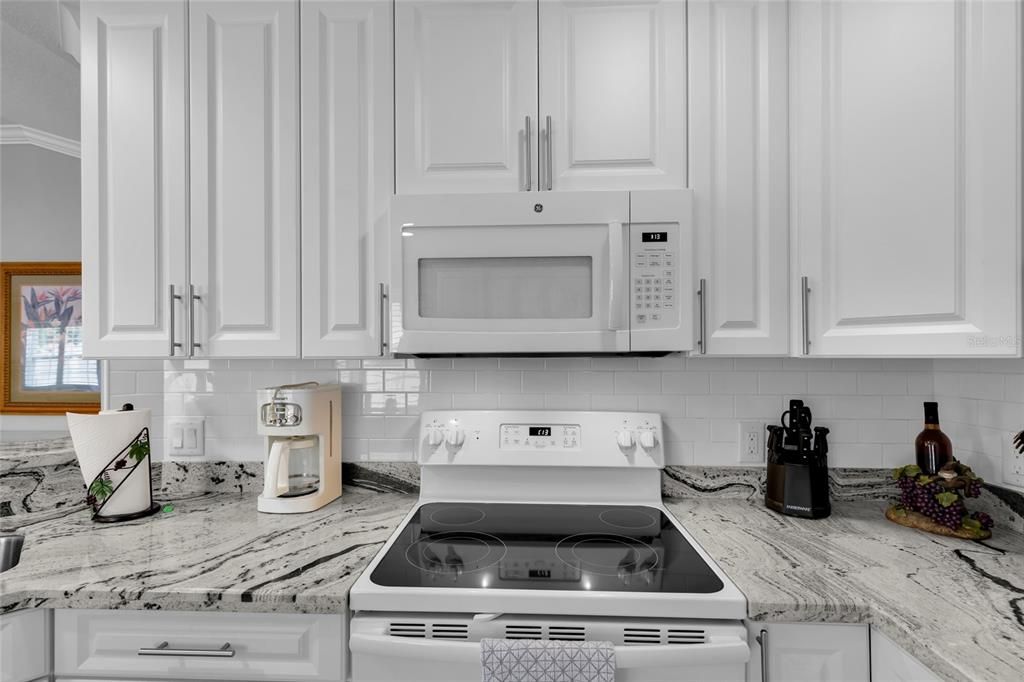 Active With Contract: $399,000 (2 beds, 2 baths, 1255 Square Feet)