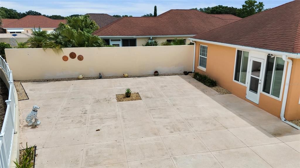 Active With Contract: $399,000 (2 beds, 2 baths, 1255 Square Feet)