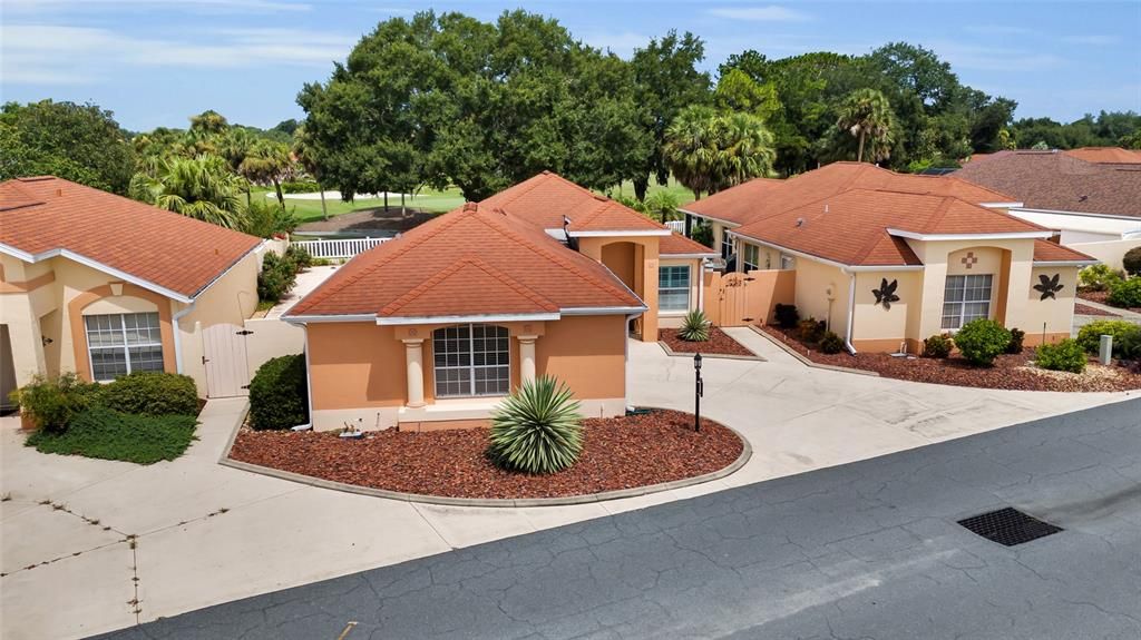 Active With Contract: $399,000 (2 beds, 2 baths, 1255 Square Feet)