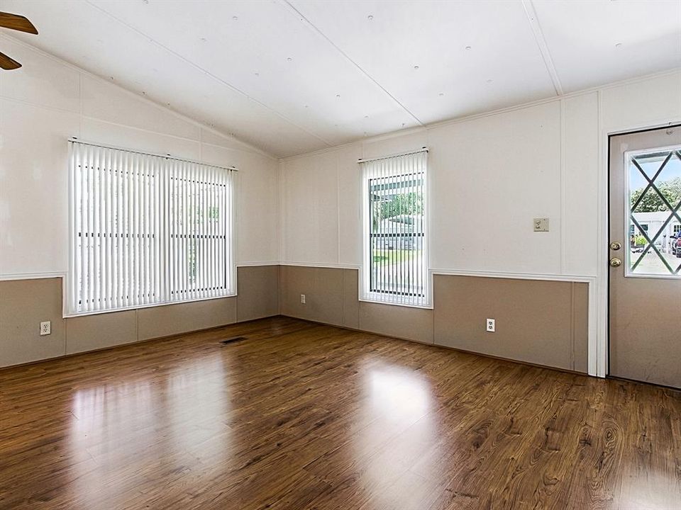 Activo con contrato: $120,000 (2 camas, 1 baños, 768 Pies cuadrados)