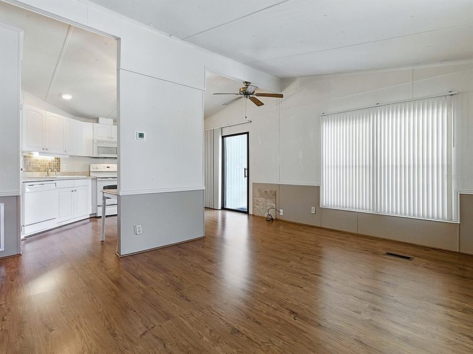 Activo con contrato: $120,000 (2 camas, 1 baños, 768 Pies cuadrados)