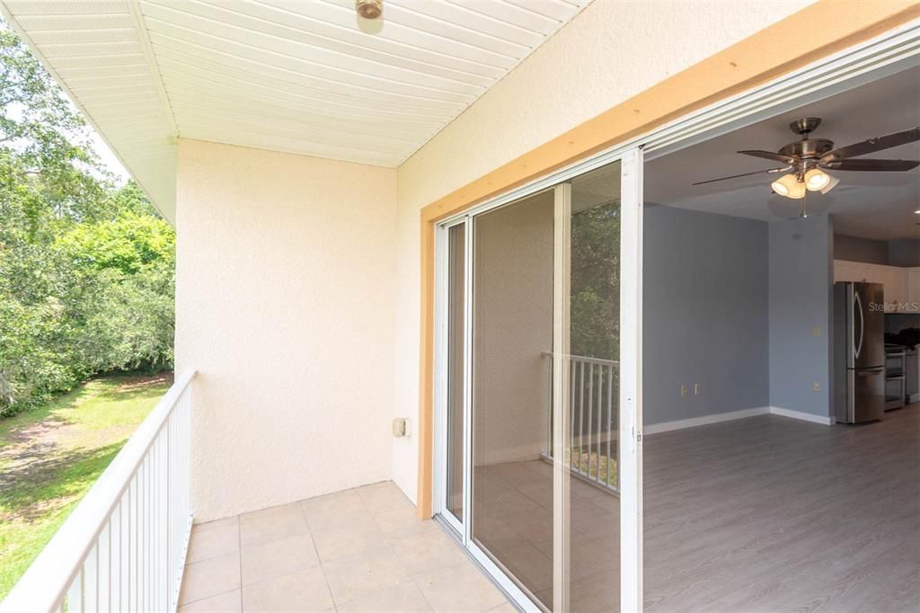 В аренду: $1,950 (2 спален, 2 ванн, 1010 Квадратных фут)