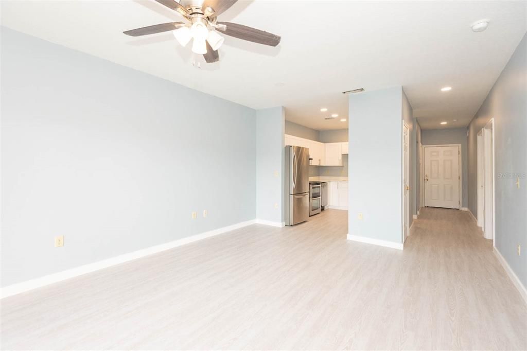 В аренду: $1,950 (2 спален, 2 ванн, 1010 Квадратных фут)