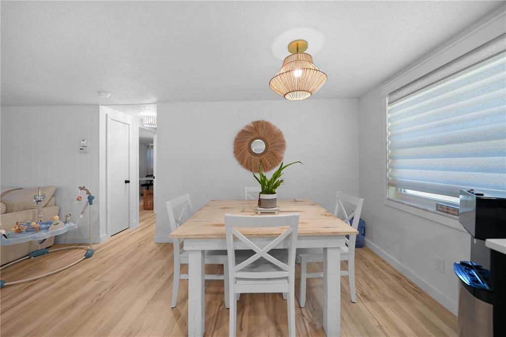 For Rent: $2,000 (3 beds, 2 baths, 1694 Square Feet)