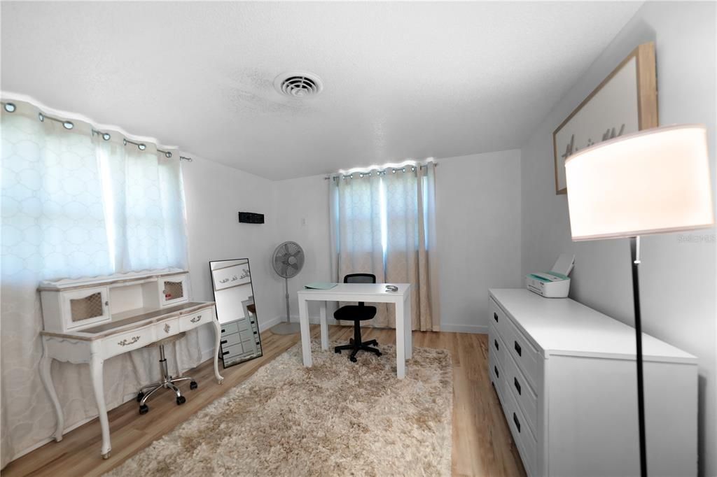 For Rent: $2,000 (3 beds, 2 baths, 1694 Square Feet)