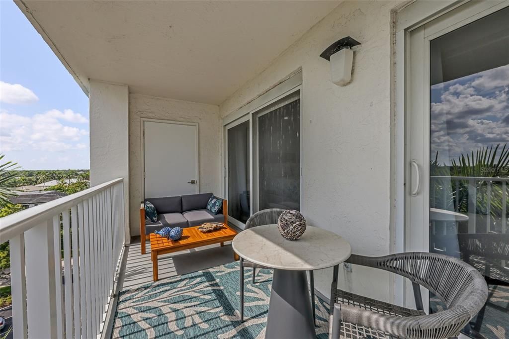 For Rent: $6,250 (2 beds, 2 baths, 850 Square Feet)