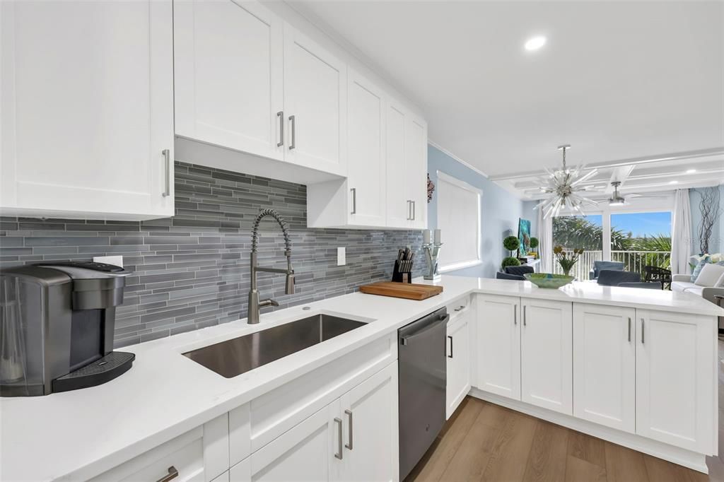 For Rent: $6,250 (2 beds, 2 baths, 850 Square Feet)