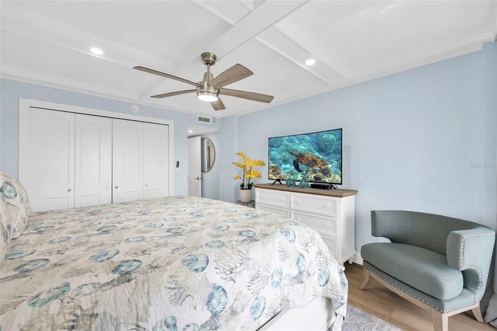 For Rent: $6,250 (2 beds, 2 baths, 850 Square Feet)