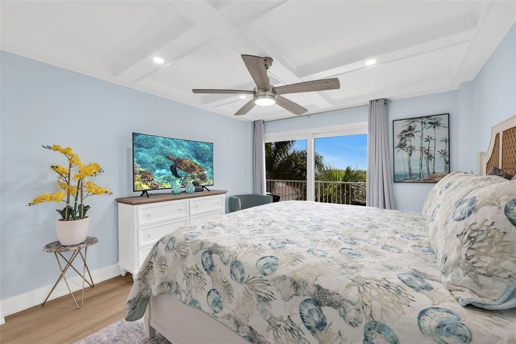 For Rent: $6,250 (2 beds, 2 baths, 850 Square Feet)