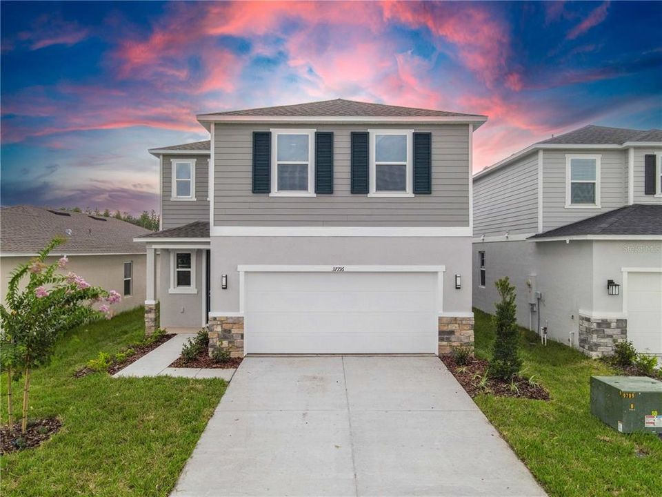 最近售出: $347,621 (4 贝兹, 2 浴室, 1987 平方英尺)