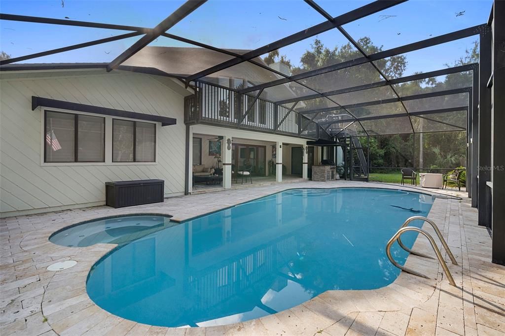 Activo con contrato: $850,000 (5 camas, 3 baños, 2600 Pies cuadrados)