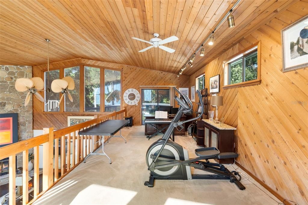 Activo con contrato: $850,000 (5 camas, 3 baños, 2600 Pies cuadrados)