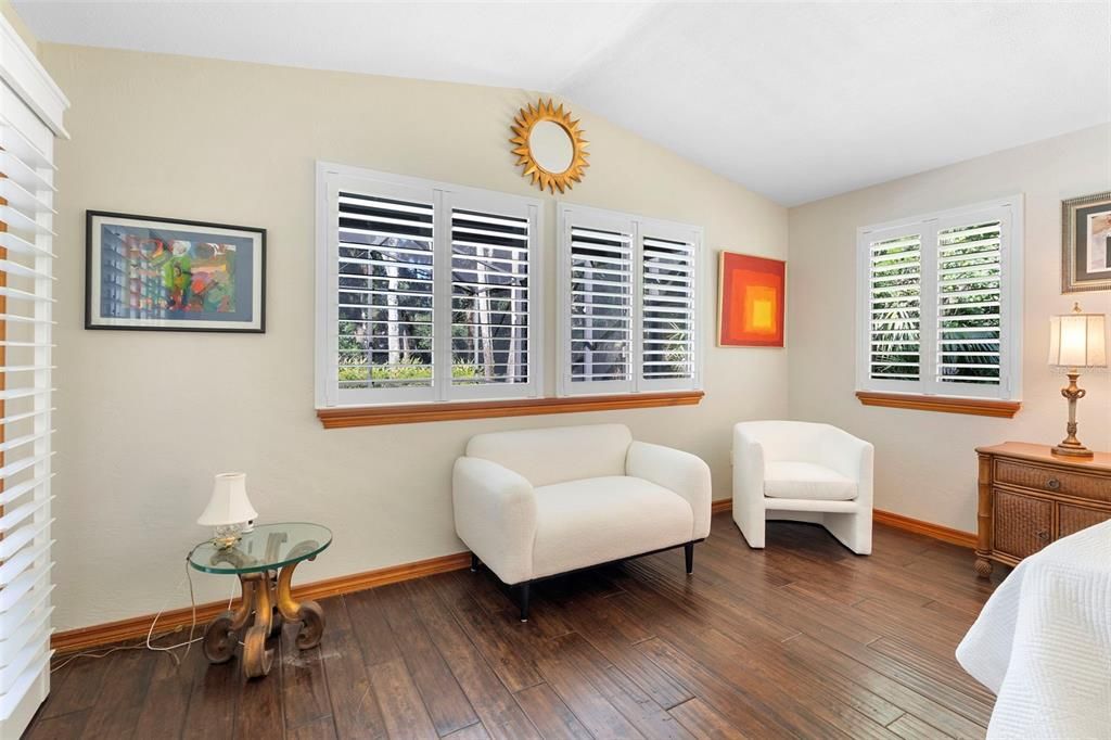 Activo con contrato: $850,000 (5 camas, 3 baños, 2600 Pies cuadrados)