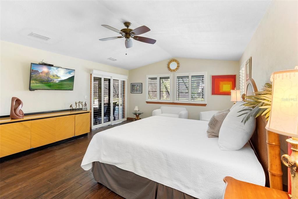 Activo con contrato: $850,000 (5 camas, 3 baños, 2600 Pies cuadrados)