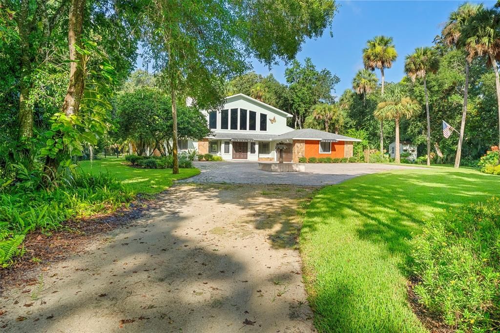 Activo con contrato: $850,000 (5 camas, 3 baños, 2600 Pies cuadrados)