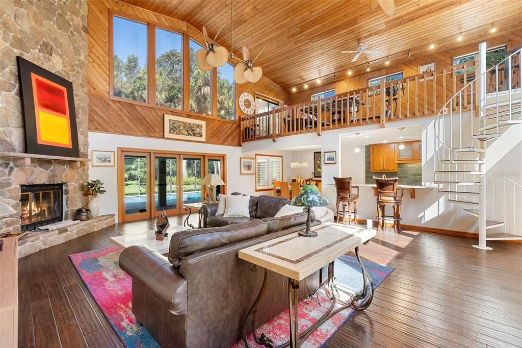 Activo con contrato: $850,000 (5 camas, 3 baños, 2600 Pies cuadrados)