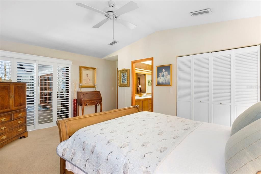 Activo con contrato: $850,000 (5 camas, 3 baños, 2600 Pies cuadrados)