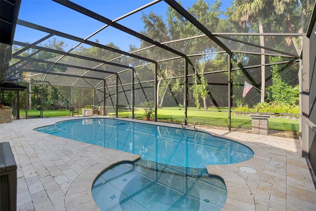 Activo con contrato: $850,000 (5 camas, 3 baños, 2600 Pies cuadrados)