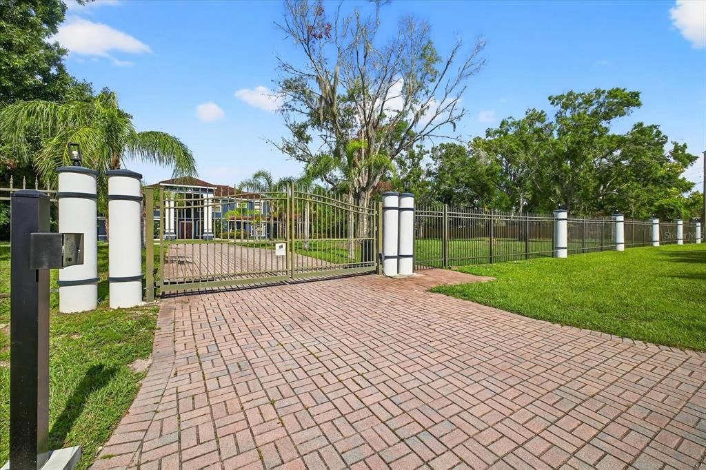 For Sale: $1,900,000 (5 beds, 5 baths, 5082 Square Feet)