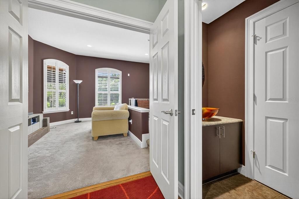 For Sale: $1,900,000 (5 beds, 5 baths, 5082 Square Feet)