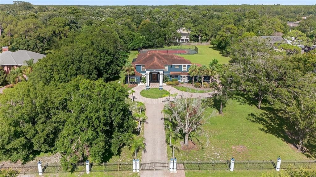 For Sale: $1,900,000 (5 beds, 5 baths, 5082 Square Feet)