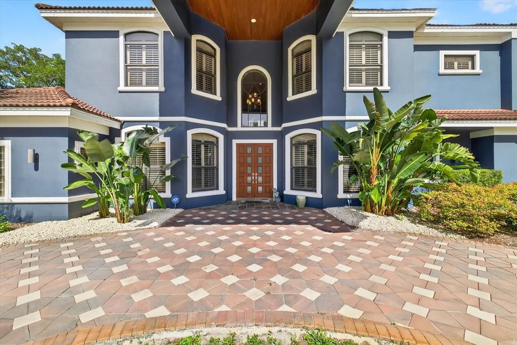 For Sale: $1,900,000 (5 beds, 5 baths, 5082 Square Feet)