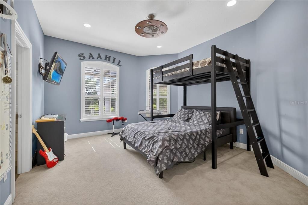 For Sale: $1,900,000 (5 beds, 5 baths, 5082 Square Feet)