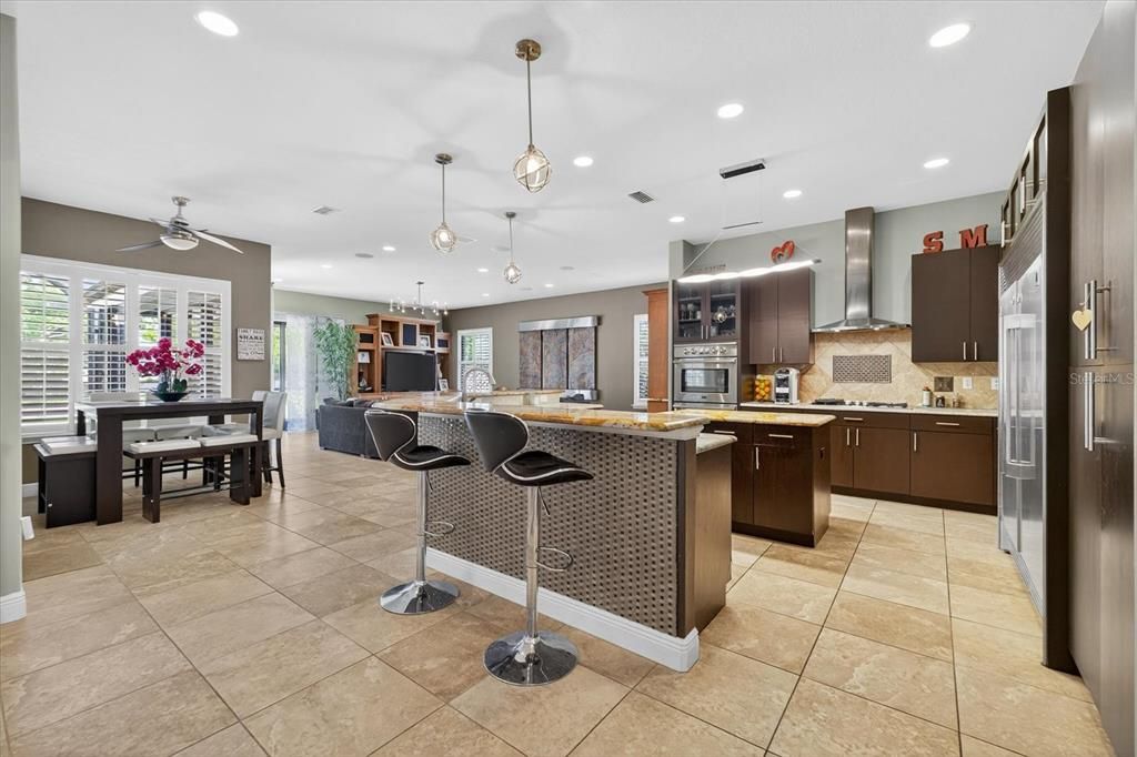 For Sale: $1,900,000 (5 beds, 5 baths, 5082 Square Feet)