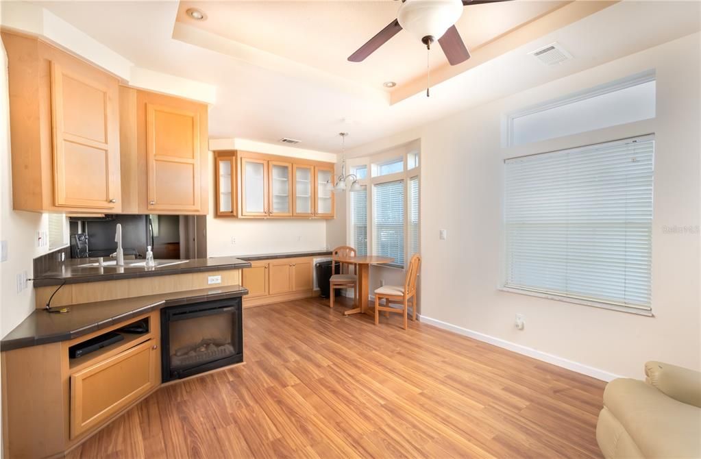 На продажу: $160,000 (1 спален, 1 ванн, 494 Квадратных фут)