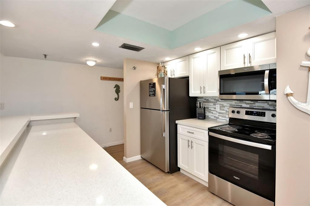 Active With Contract: $444,000 (2 beds, 2 baths, 1484 Square Feet)
