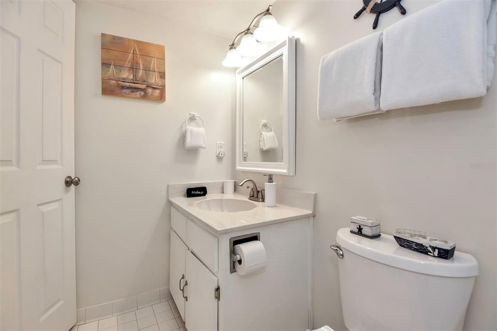 Active With Contract: $444,000 (2 beds, 2 baths, 1484 Square Feet)