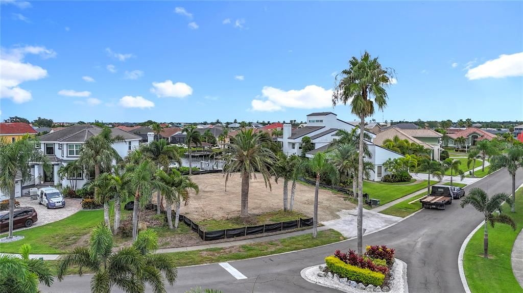 Activo con contrato: $400,000 (0.24 acres)