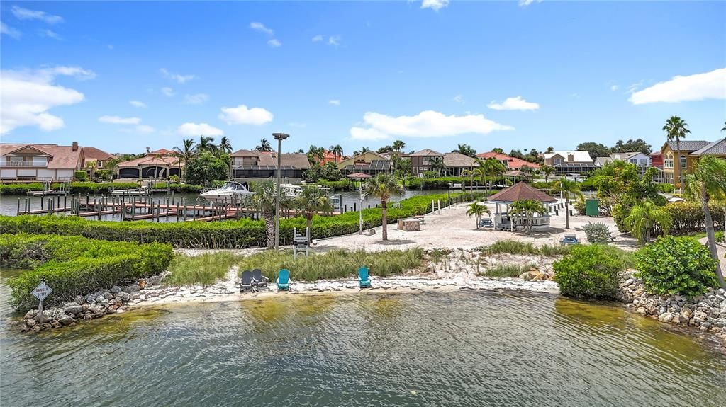 Activo con contrato: $400,000 (0.24 acres)