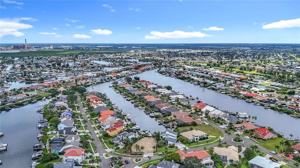 Activo con contrato: $400,000 (0.24 acres)