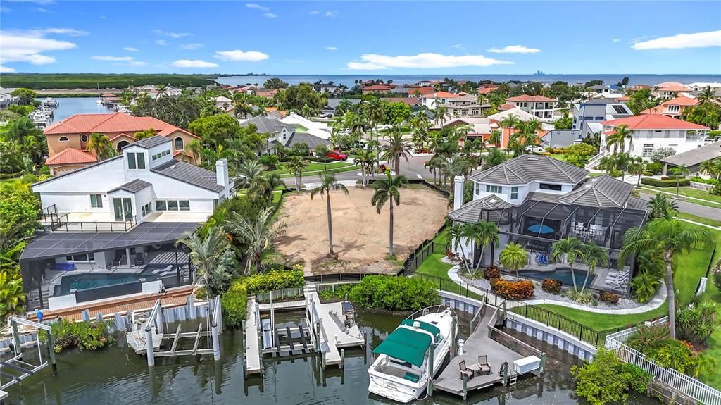 Activo con contrato: $400,000 (0.24 acres)