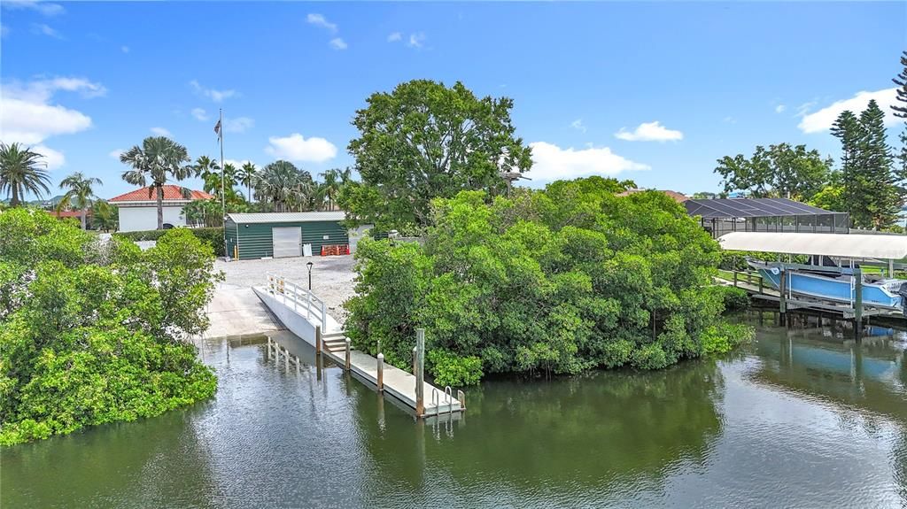 Activo con contrato: $400,000 (0.24 acres)