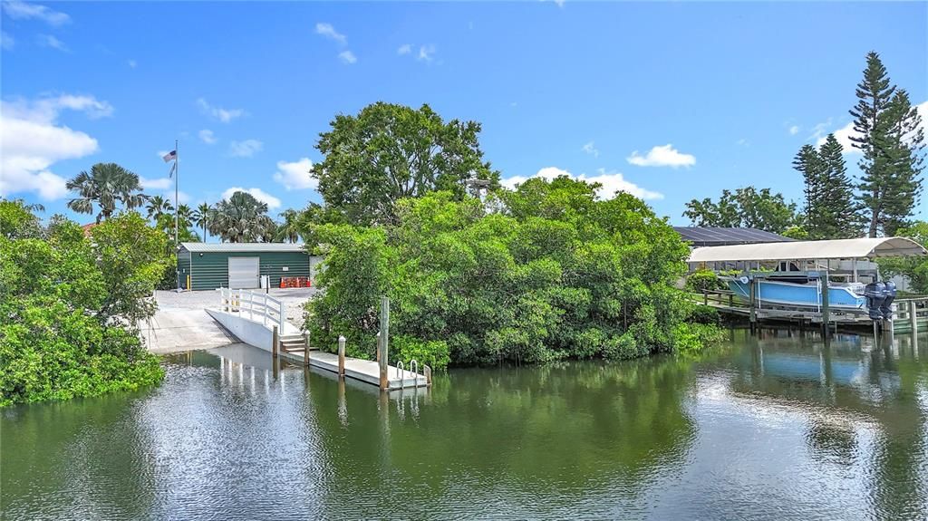 Activo con contrato: $400,000 (0.24 acres)